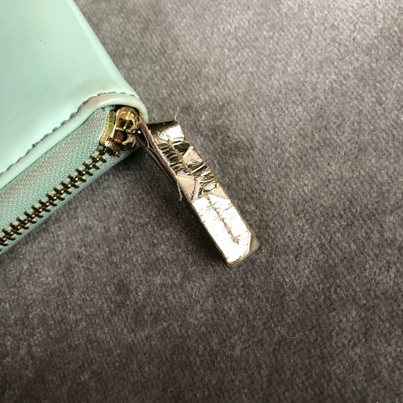 ban.do wallet Turquoise Aqua shiny vinyl with gold zipper & interior - Picture 2 of 4